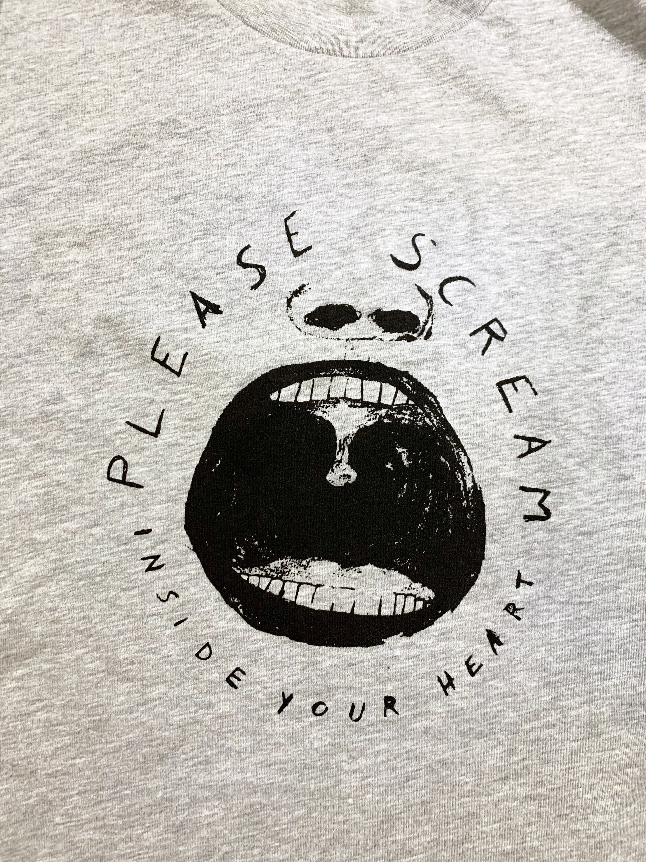 T-shirt Please Scream Inside Your Heart 