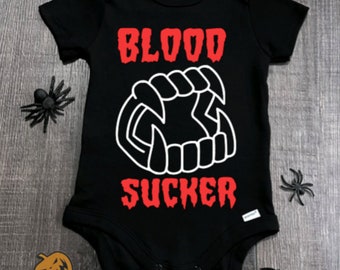 Blutsauger Baby Body, Halloween, Süßes oder Saures, Horror Baby Outfit, Spooky Baby Shower Geschenk, Halloween Baby Outfit Geschenk, Goth, Emo