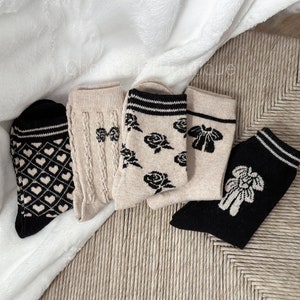 Rose & Heart Wool Casual Retro Crew Socks, Cute Floral Bow Tie Cotton Warm Winter Socks, Great Gifts Idea