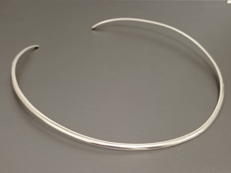 Girocollo aperto rigido, girocollo messicano placcato in argento, girocollo a filo semicircolare da 2 mm, collana torc con dichiarazione messicana, collana per ciondoli, gioielli al collo immagine 9