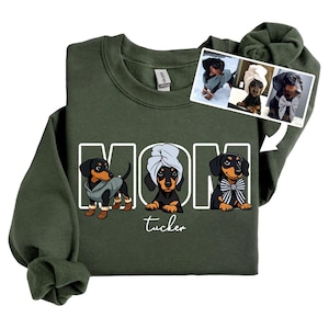 Personalized Dachshund Mom Sweatshirt – Custom Cartoon Dog Portrait Sweater, Sausage Dog Lover Gifts, Dog Mom/ Cat Mom, Chirstmas Gifts