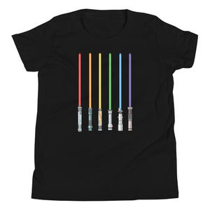 Camiseta juvenil LGBTQ Light Sword - Camiseta de ciencia ficción lésbica y gay - Camiseta nerd bisexual y transgénero - Orgullo LGBTQ divertido