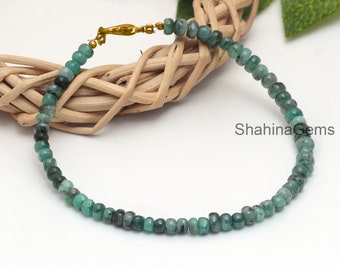 Sierlijke smaragdgroene armband, kleine natuurlijke smaragdgroene edelstenen, delicate stapelarmband mei geboortesteen, smaragd, goldfill of sterlingzilver