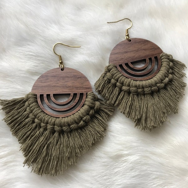 Leaf Circle Earrings