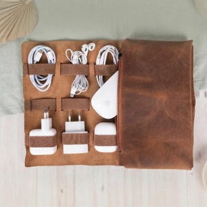 Benutzerdefinierte Leder Kabel Organizer Tasche, Kabel und Ladegerät Organizer, Reise Kabel Organizer, Leder Schnurhalter, Handmade Travel Organizer