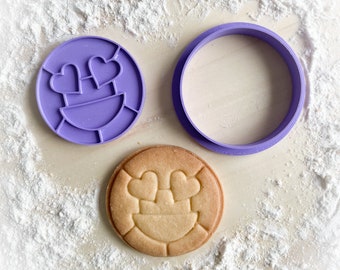 Smiling face with hearts *688 Cookie cutter and stamp multi-size