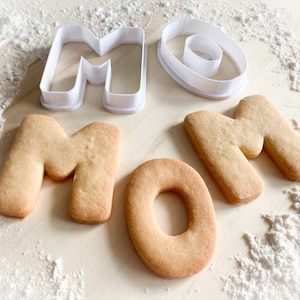 Cortador de galletas de varios tamaños: letras del día de la madre MOM set *97