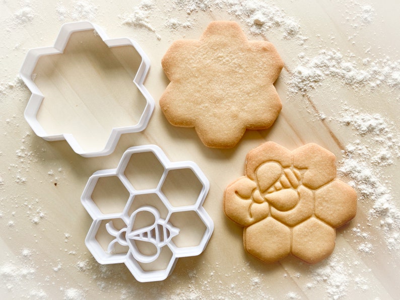 Cookie Cutter Multisize With Bee 121 Etsy