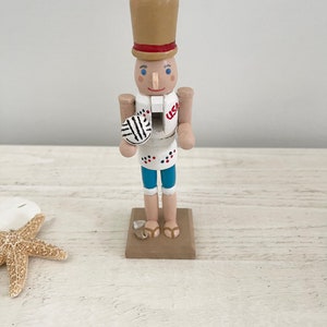 Beachy Nutcracker, Beach Themed Nutcracker, Wood Beachy Nutcracker, Wooden Christmas Nutcracker, 6” Wood Nutcracker - Beach Bums imagem 10