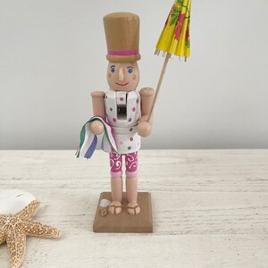 Beachy Nutcracker, Beach Themed Nutcracker, Wood Beachy Nutcracker, Wooden Christmas Nutcracker, 6” Wood Nutcracker - Beach Bums imagem 6