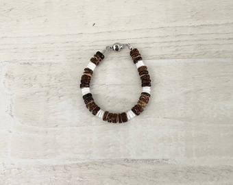 White Shell Coconut Bracelet , White Seashell Wire Bracelet, Coconut Shell White Puka Wire Bracelet, White Puka Wire Bracelet - Shellabrate