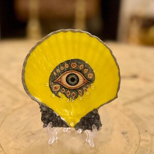 Eye Embellished Scallop Shell Shelf Sitter/Ring Dish