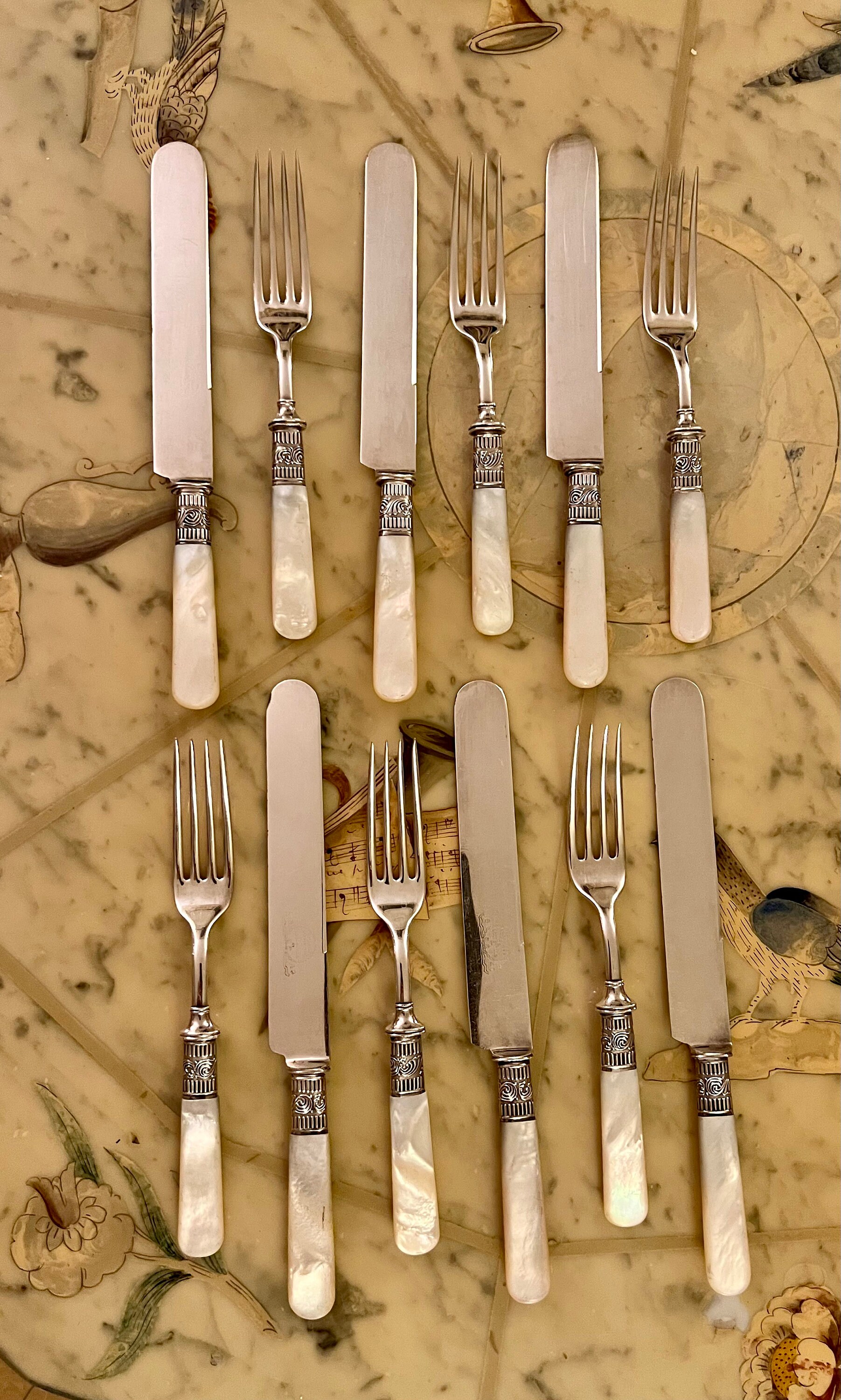 Set of 12 Victorian Era Sterling Silver Pearl Handled Knives Set of 12 Victorian Era Sterling Silver Pearl Handled Knives