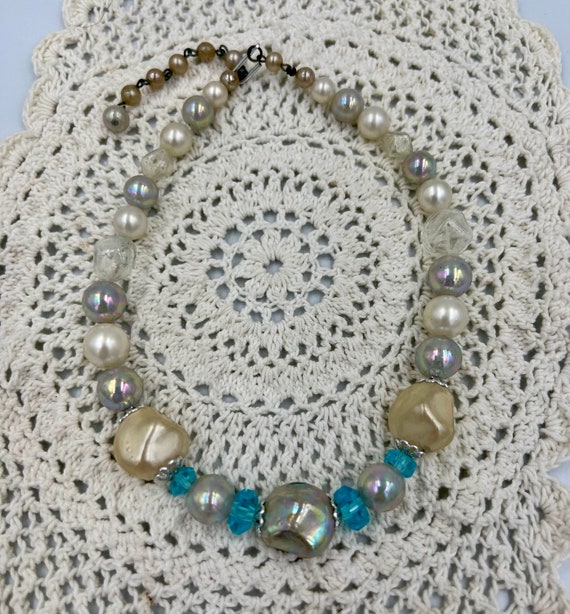 Mid Century Blue and White Beaded Choker - image 2