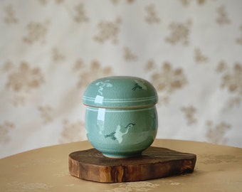 Korean Traditional Handmade Celadon Tea Cup Including Infuser with Inlaid Clouds and Cranes Pattern (청자 운학문 찻잔)