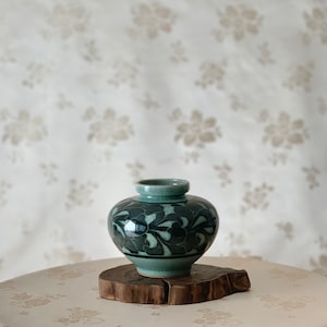 Korean Traditional Handmade Celadon Vase with Inlaid Vine Pattern (청자 흑상감 당초문 병)