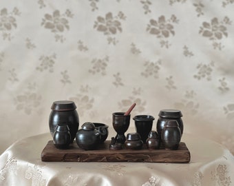 Korean Traditional Handmade JangDokDae Set of Miniature Earthenwares 12 Pieces (장독대 미니어쳐 장식 세트)