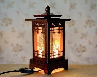 Handmade Korean Traditional Pavilion Shape Wooden Accent Table Lamp with Square Pagoda Shaped Roof (목재 사각기와탑 등)