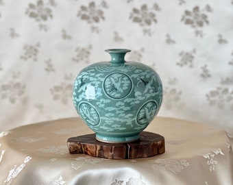 Korean Traditional Handmade Celadon Vase with Inlaid Pattern of Cranes and Clouds (청자 상감 운학문 호)