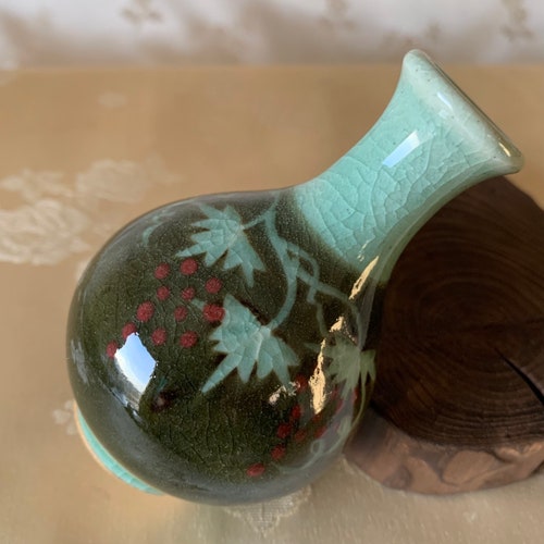 Korean traditional shops set of 5 Celadon vases with various patterns