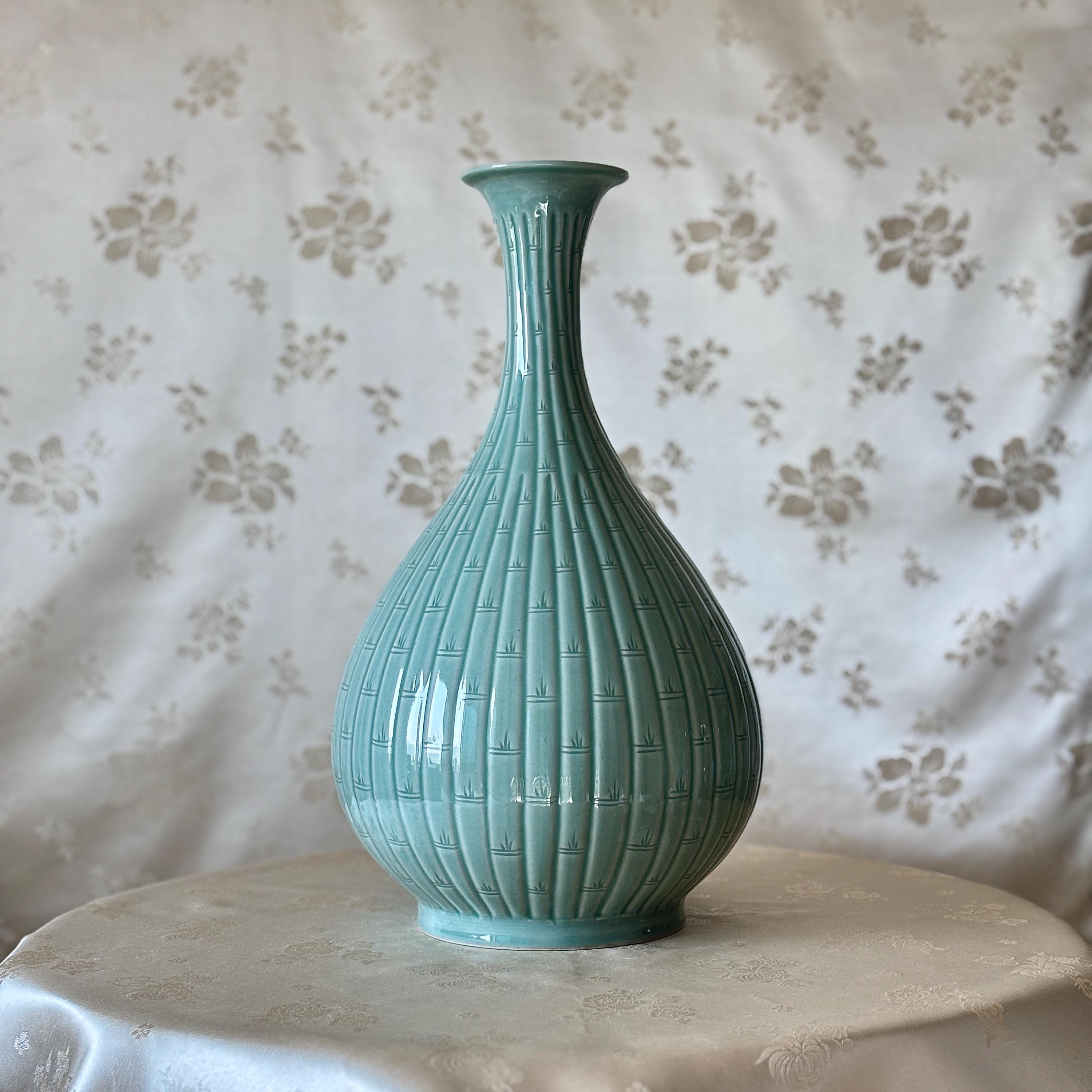 韓国青磁の花瓶：竹節模様のエンボス加工 - Etsy 日本