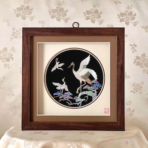 Panel artístico coreano de nácar: formato cuadrado, concha entera con motivo de grulla.