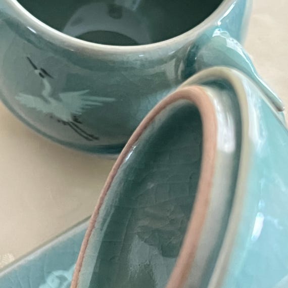 韓国青磁茶碗：鶴の卵形、鶴と雲の象嵌模様 - Etsy 日本