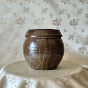 Korean Handmade Earthenware Onggi Jar for Salt, Grains, and Rice - 3kg Capacity, Perfect for Traditional Home Decor (옹기 항아리)