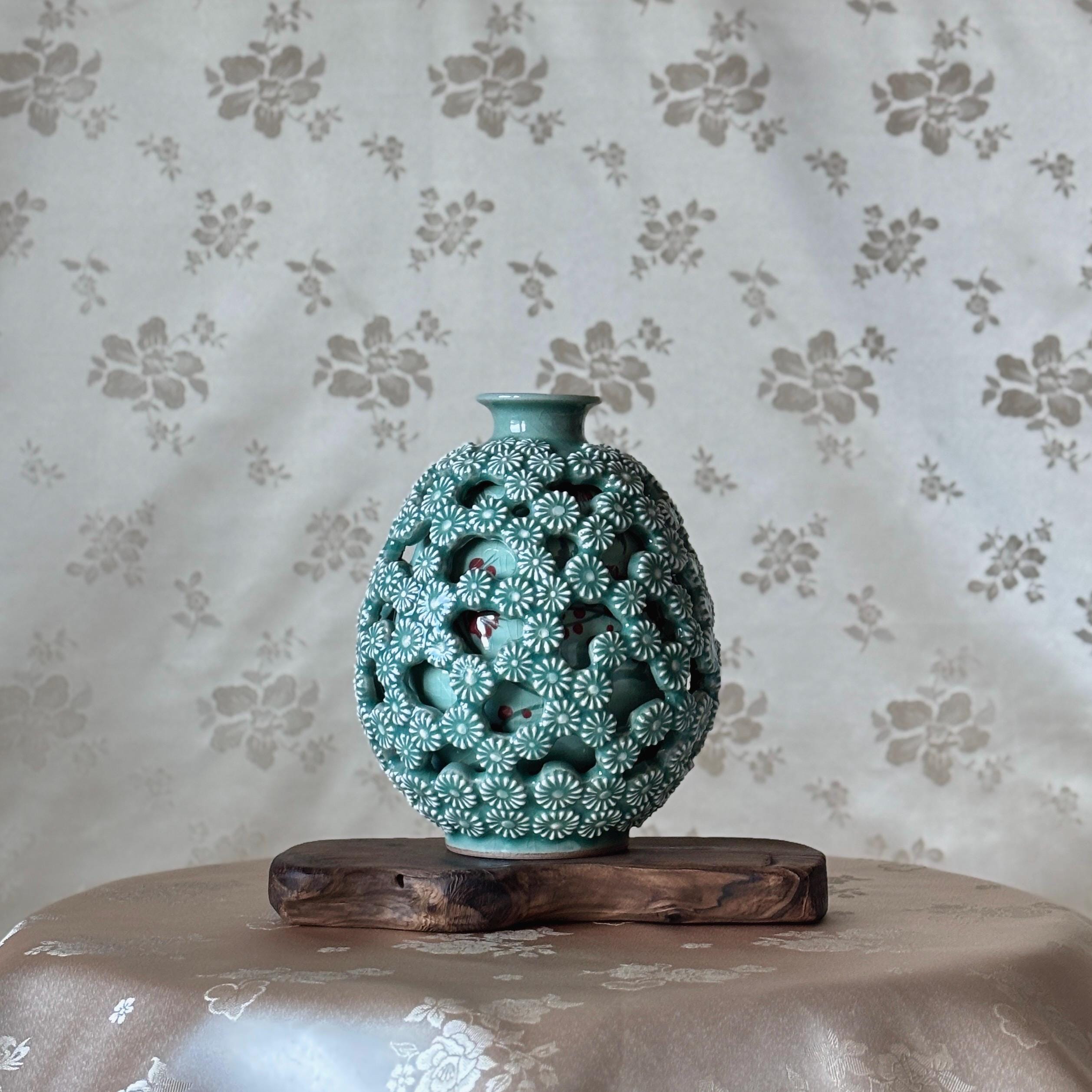 韓国青磁花瓶コレクション：二重壁透かし彫り - Etsy 日本