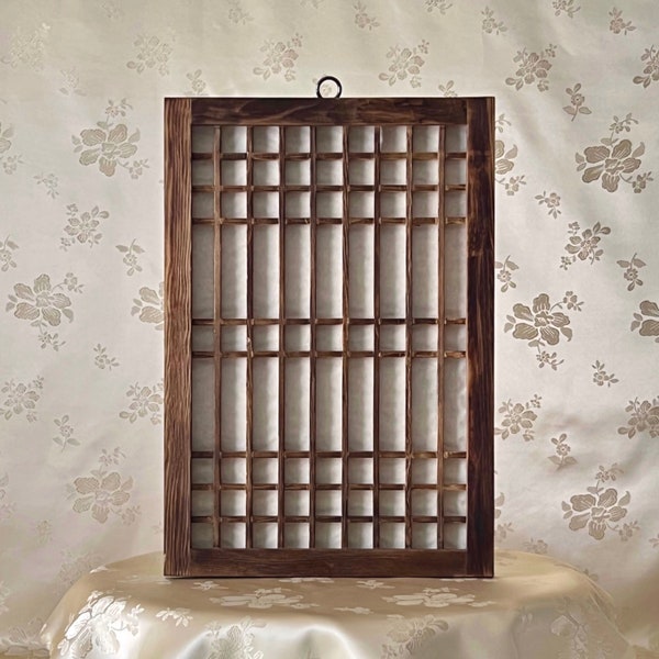 Korean Traditional Handmade Wooden Window or Door Frame with Traditional Pattern (전통 목재 문창살)