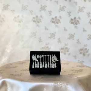 Boîte pour cartes de visite traditionnelle coréenne faite main en nacre avec motif de peinture traditionnelle