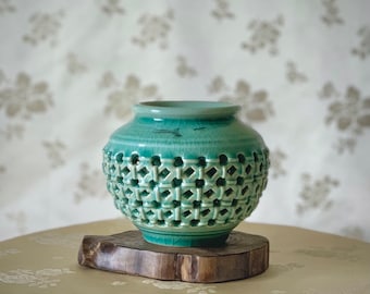 Beautiful Korean Traditional Handmade Celadon Double Wall Openwork Vase with Inlaid Crane Pattern (청자 상감 학문 이중투각 호)