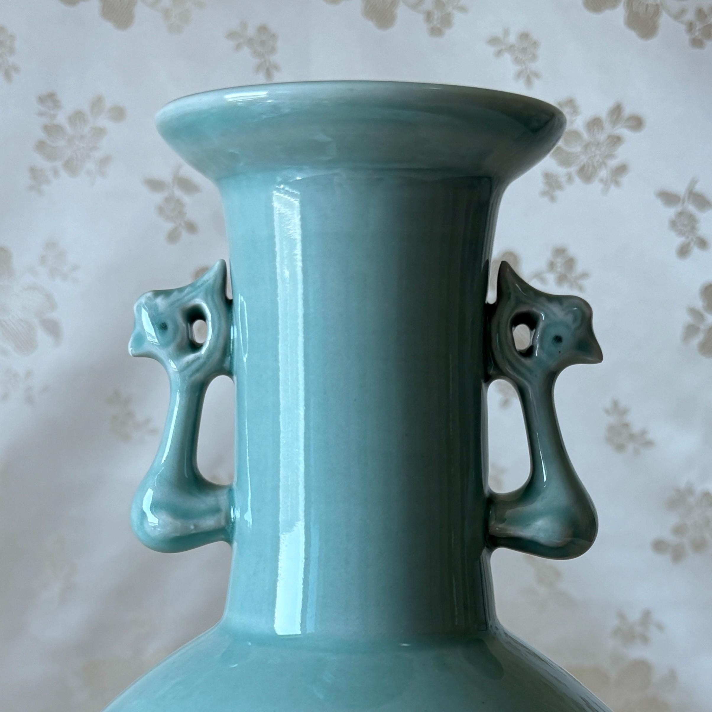 Stunning Korean Traditional Handmade Replica Celadon Vase Stunning Korean Traditional Handmade Replica Celadon Vase