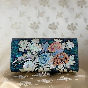 Royal Korean Traditional Handmade Mother of Pearl Jewelry Box with Peony and Bird Pattern (자개 목단 조문 보석함)