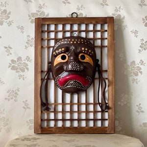 Korean Traditional Wooden Mask Used in Religious Ceremonies or Dance with/without Frame (전통 탈춤 목재 노장 탈)