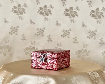 Korean Traditional Mother of Pearl Handmade Square Red Jewelry Box with Lotus Vine Pattern (자개 연화 당초문 보석함)