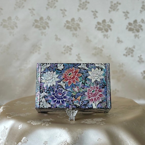 韓国産螺鈿ジュエリーボックス：蝶と牡丹のモチーフ - Etsy 日本