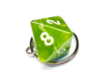 D8 Dice Keyring - Green 8 Sided Dice Keychain - Geeky Gift - DND Dice TTRPG - Dungeons and Dragons Present for GM - Polyhedral Dice