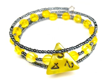 D4 Dice Bracelet - Yellow 4 Sided Dice Jewellery - Geeky Gift - DND Dice TTRPG - D4 bracelet with beads - Dungeons and Dragons RPG