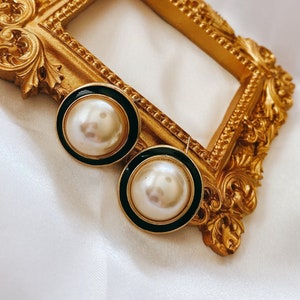 Vintage Pearl Earrings， Black and White Earrings，Audrey Hepburn style earrings