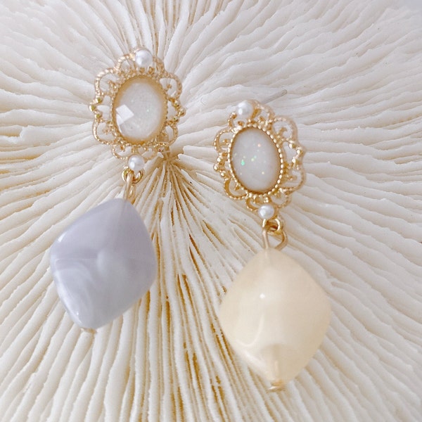 Vintage Style Ivory and Baby Blue Earings, Baroque Earrings,Royal Style Earrings