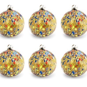 6 boules de Noël en verreLes couleurs de Murano. Soufflé et fabriqué à la main. Des décorations raffinées pour décorer votre sapin de Noël Jaune