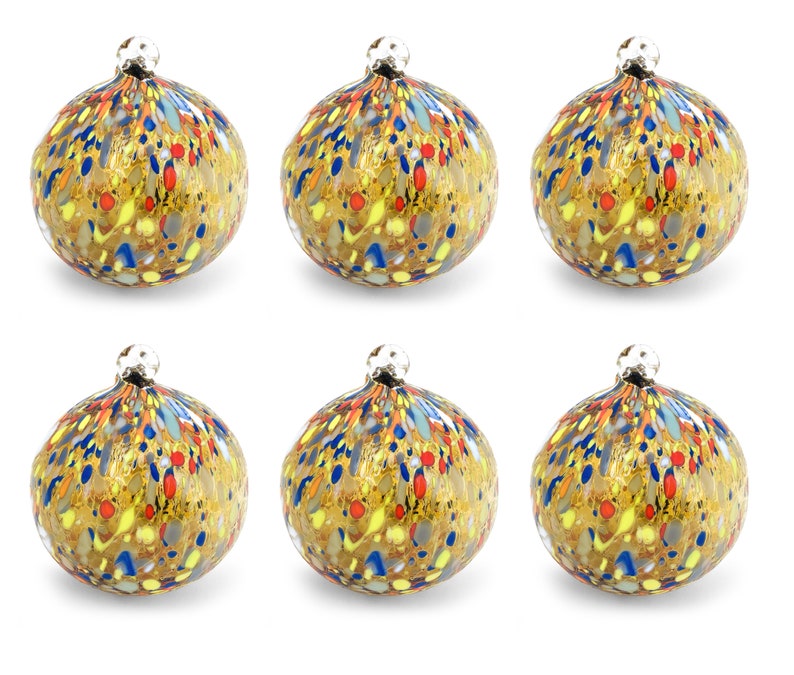 6 boules de Noël en verreLes couleurs de Murano. Soufflé et fabriqué à la main. Des décorations raffinées pour décorer votre sapin de Noël Jaune