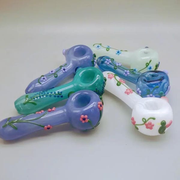 Lovely and charming smoking bowl - Wildflowers