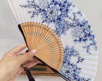 Elegante handventilator bloem, stoffen opvouwbare ventilator, vintage zijden handventilator, blauwe en witte ventilator, cadeau voor vrienden, Hanfu-fan, fans feestgunst