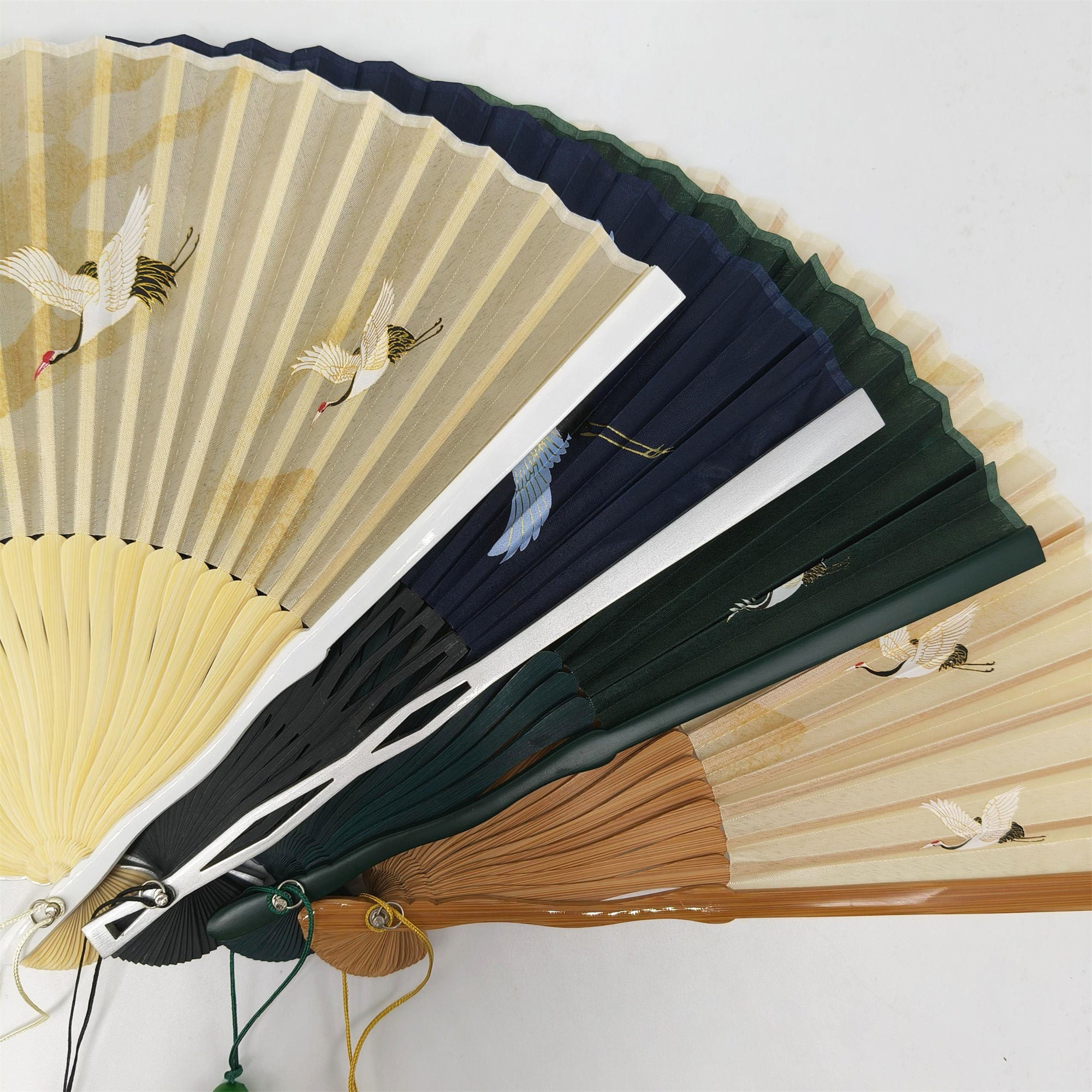 Retro Fächer Mit Kranichmuster - Dunkelgrüner Faltfächer Aus Seide & Bambus