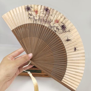 Abanico de libélula y loto, abanico con paisaje de verano, abanicos de bambú hechos a mano, abanico de mano minimalista portátil, accesorios de vestir, regalo de boda