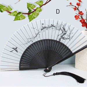Abanico plegable elegante, abanico hecho a mano con borlas, abanico de danza Hanfu, abanico plegable para cosplay, abanico chino para fiestas en casa, abanico portátil de mano.