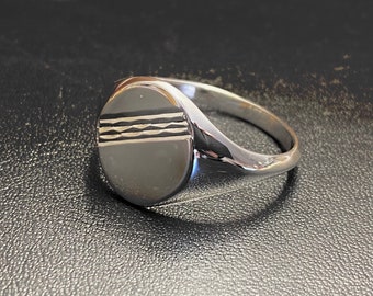 Mens Signet Sterling Silver 14.5 mm x 12.5 mm Oval Shape Ring