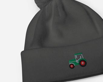 Pom-Pom-Beanie with Tractor Embroidery – Fendt, John Deere, Deutz, Claas, New-Holland, Case – Gift for Tractor Fans